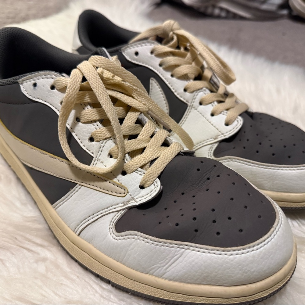 Jordan Travis Scott mocha sneakers